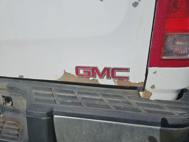 2011 GMC Sierra 1500 - Photo 37
