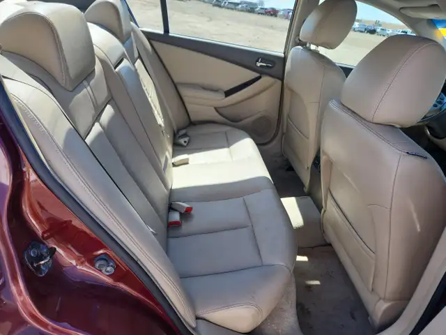 2010 Nissan Altima - Photo 16