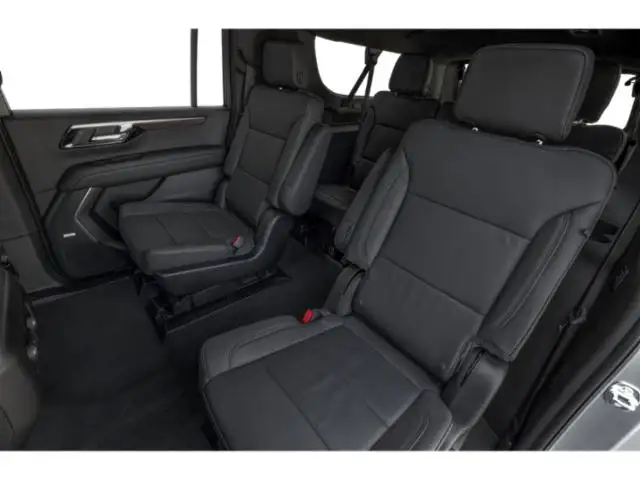 2026 Chevrolet Suburban LT - Photo 11