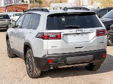2026 Jeep Cherokee Laredo - Photo 3