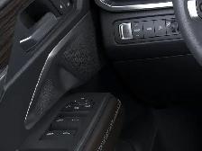 2026 GMC Acadia Denali Ultimate - Photo 25