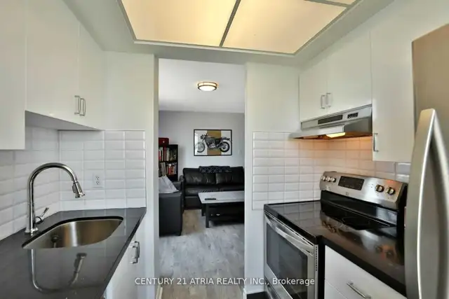 Dundas & Kipling - One Bedroom Condo - Photo 6