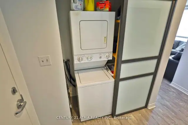 Dundas & Kipling - One Bedroom Condo - Photo 11
