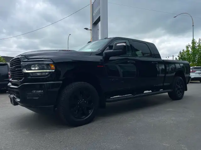 2023 RAM 3500 Laramie 4x4 Mega Cab DIESEL AISIN NIGHT EDITION - Photo 3