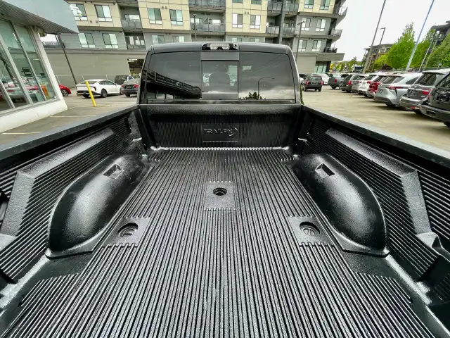 2023 RAM 3500 Laramie 4x4 Mega Cab DIESEL AISIN NIGHT EDITION - Photo 12