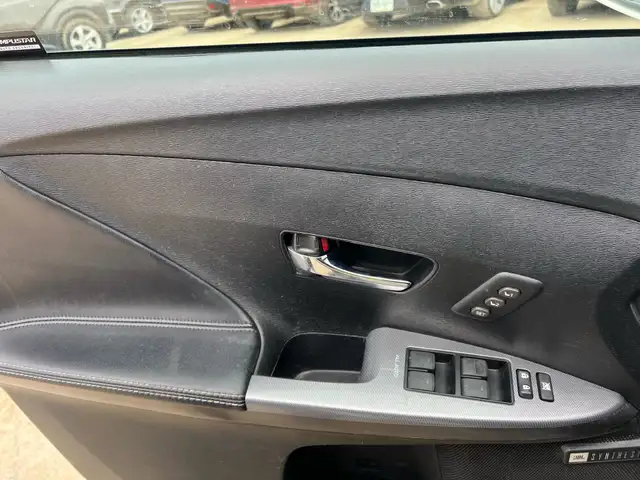 2016 Toyota Venza Limited AWD | Power Tailgate | Sunroof - Photo 17