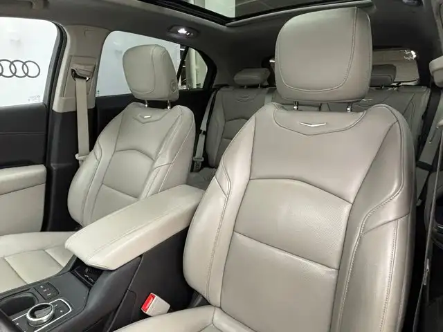 2019 Cadillac XT4 AWD Premium Luxury | Massage Seats | Winter - Photo 13
