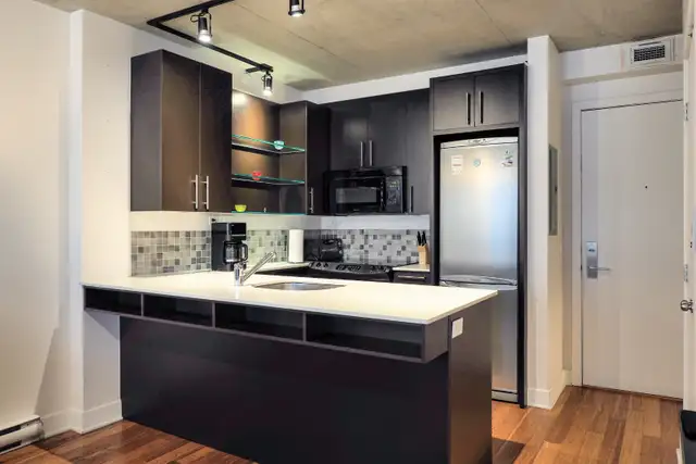 Griffintown: Furnished Loft   1 Month FREE – Near ÉTS/Metro - Photo 3