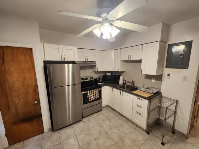 1350$ Studio Lumineux pour Professionnel ou Étudiant Métro Fabre - Photo 5