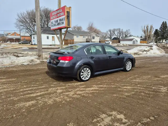 2011 Subaru Legacy - Photo 2
