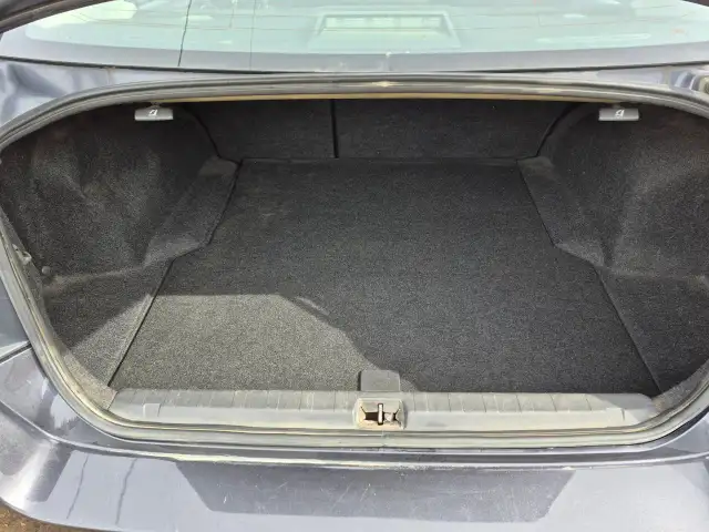 2011 Subaru Legacy - Photo 14