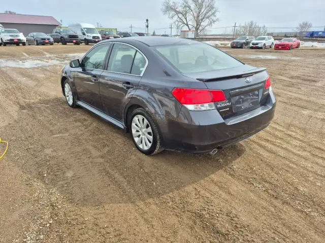 2011 Subaru Legacy - Photo 18