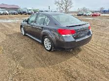 2011 Subaru Legacy - Photo 18