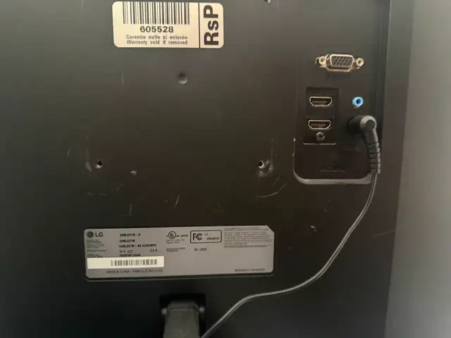 32" LG Monitor 32-ML60TM - Like New - Photo 2