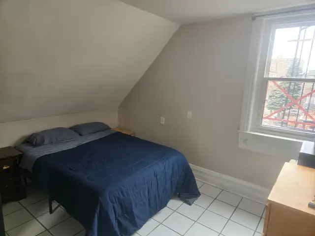 TWO MONTHS OF RENT FREE! Steps from Elgin and the Canal - 55' TV