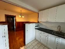 Renovated 1 Bedroom Apartment (Jane/ Bloor) Toronto $1450 - Photo 4