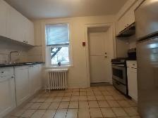 Renovated 1 Bedroom Apartment (Jane/ Bloor) Toronto $1450 - Photo 6