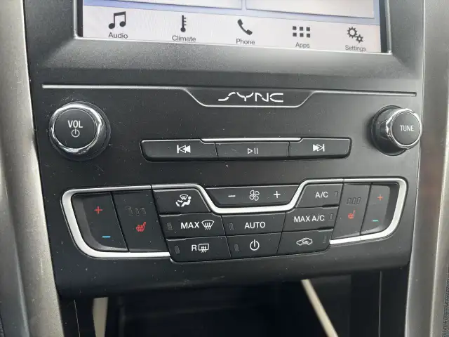 2019 Ford Fusion SE, Push Button Start, Alloys, Auto Stop-Start, - Photo 18