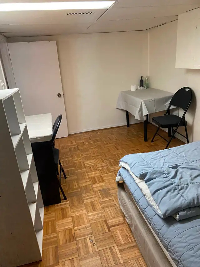Cozy room in eastyork available from May 26th,single/couple - Photo 2
