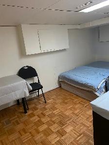 Cozy room in eastyork available from May 26th,single/couple - Photo 3