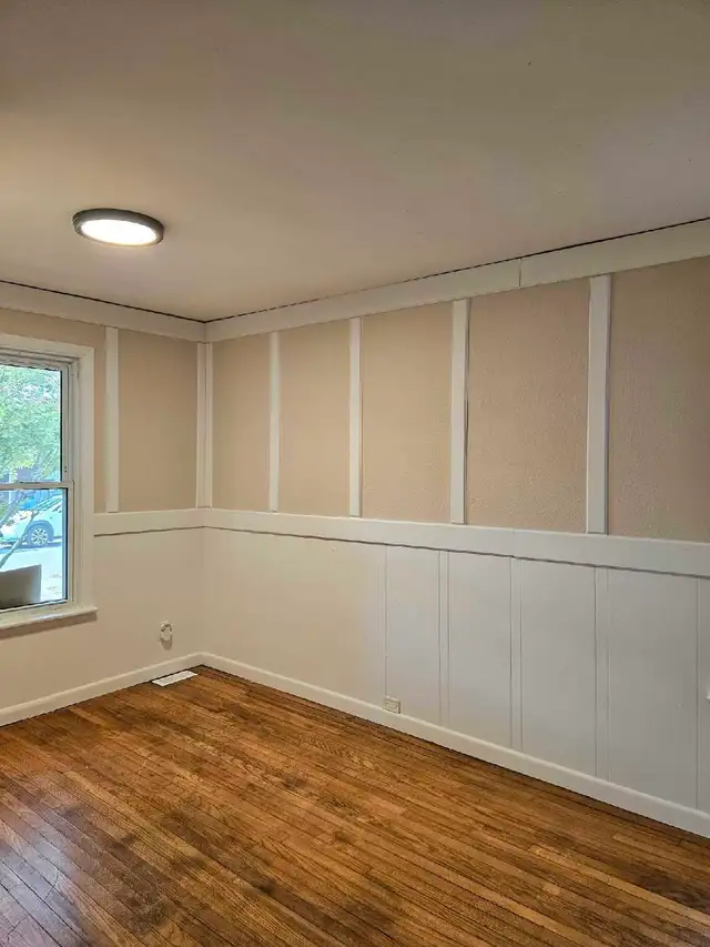 INVESTORS AND RENOVATORS! THIS IS A GREAT PRICE! - Photo 3
