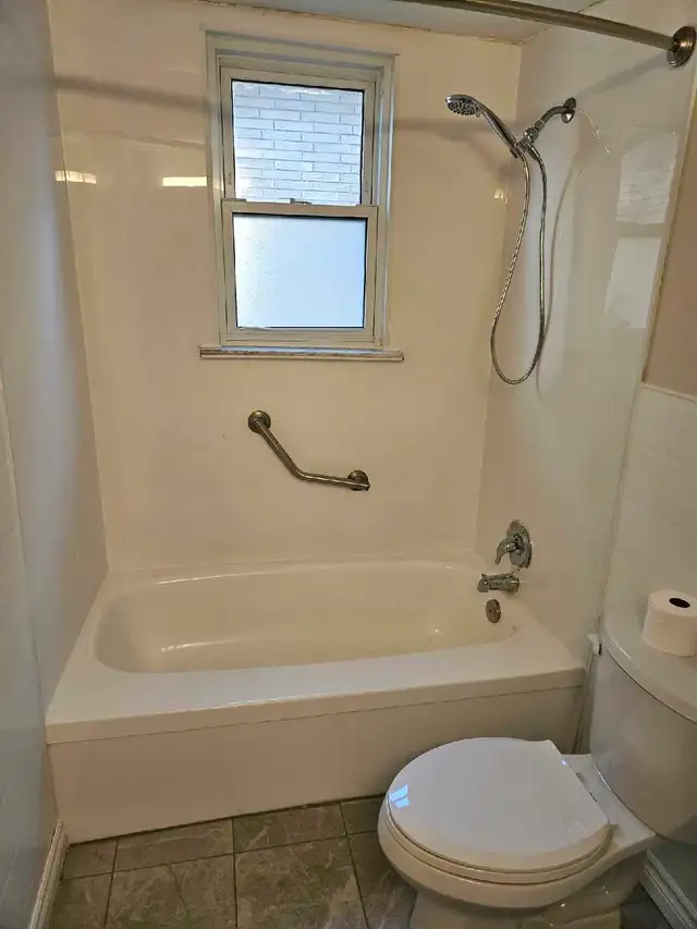 INVESTORS AND RENOVATORS! THIS IS A GREAT PRICE! - Photo 5