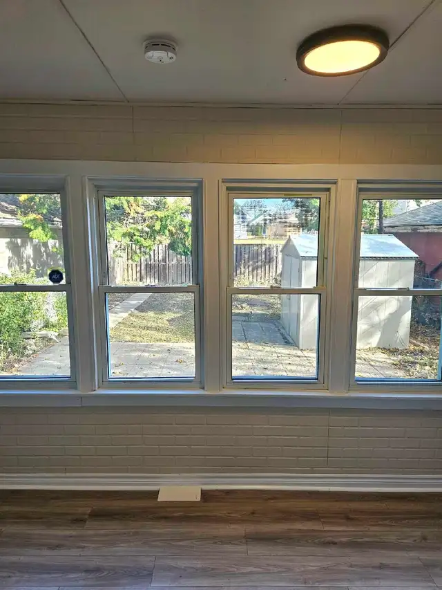 INVESTORS AND RENOVATORS! THIS IS A GREAT PRICE! - Photo 7