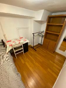Cozy room in eastyork available from May 26th,$680/month - Photo 3