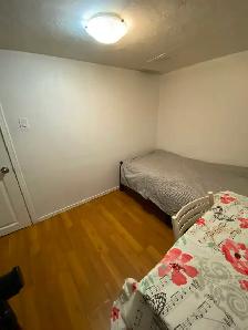 Cozy room in eastyork available from May 26th,$680/month - Photo 5