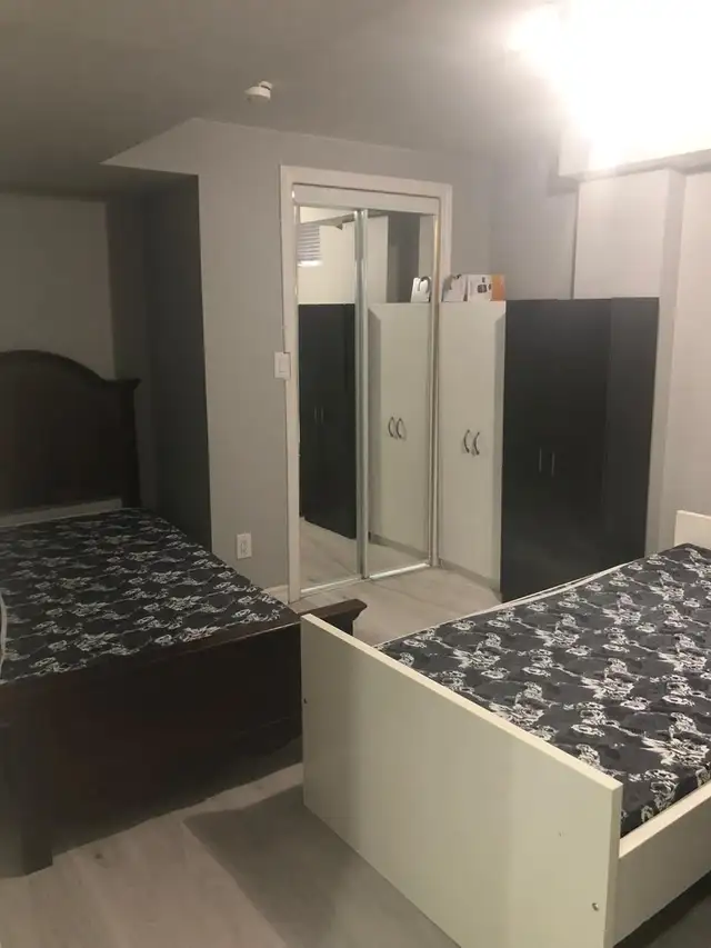 FULLY FURNISHED LEGAL BASEMENT FOR RENT - Photo 4