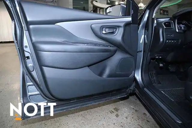 2020 NISSAN MURANO SV - Photo 11
