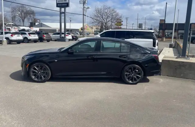 Estate Sale – 2022 Cadillac CT5 Sport - Photo 2