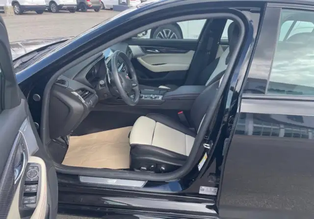Estate Sale – 2022 Cadillac CT5 Sport - Photo 5