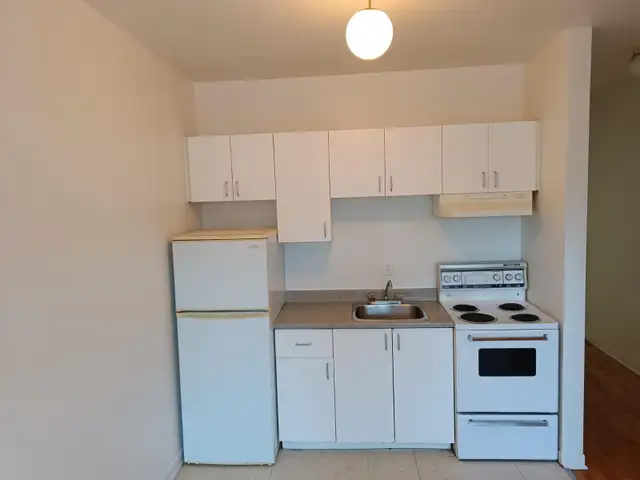STUDIOS À LOUER / 1ER JUILLET/ COTES-DES-NEIGES/ PRÈS HEC, STE-J - Photo 2