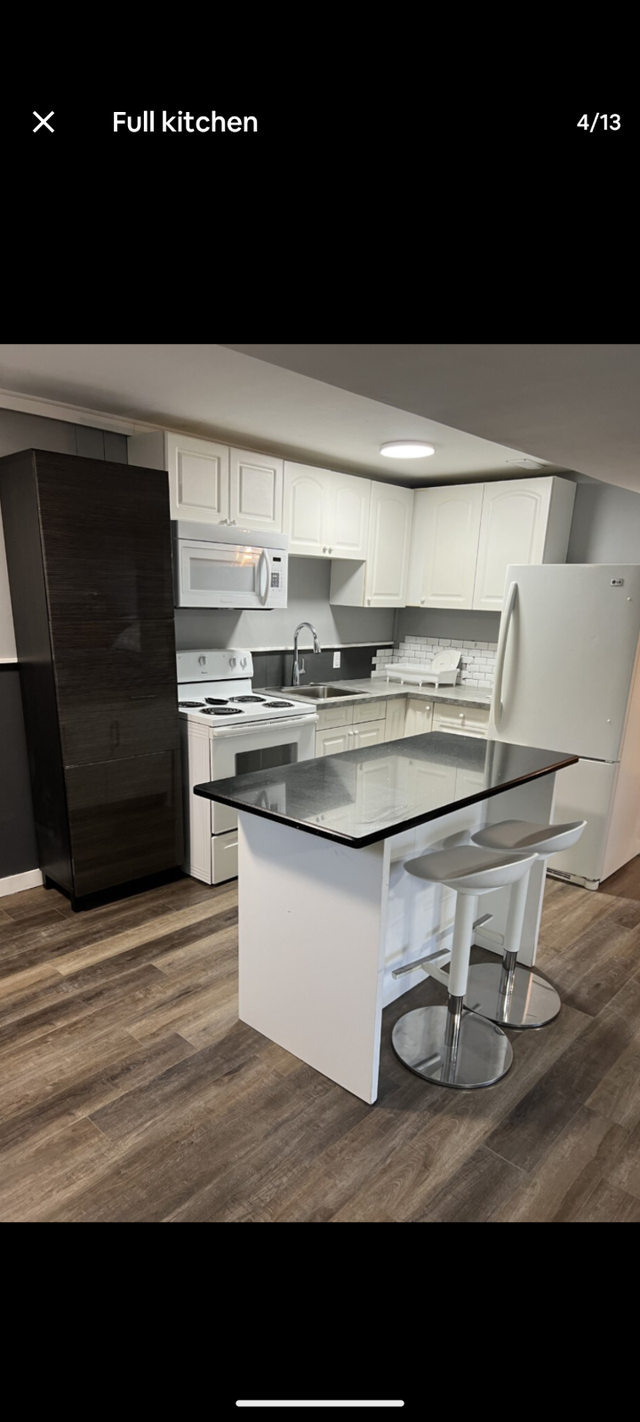 FULLY FURNISHED BACHELOR APT IN PRIVATE HOME LOCATION - Photo 2