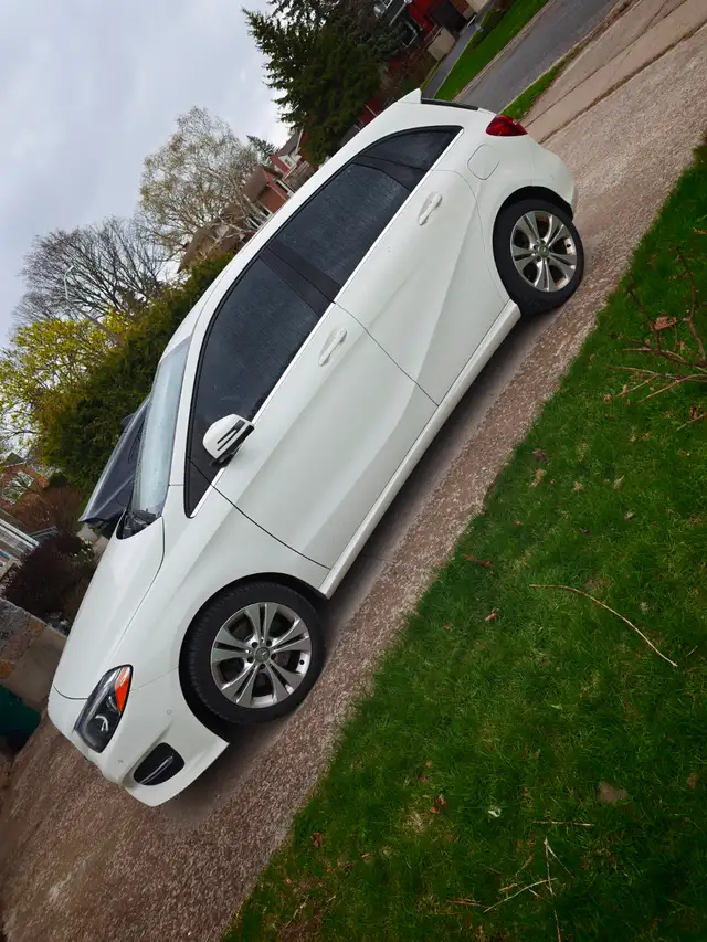 2015 Mercedes B250 Touring FWD