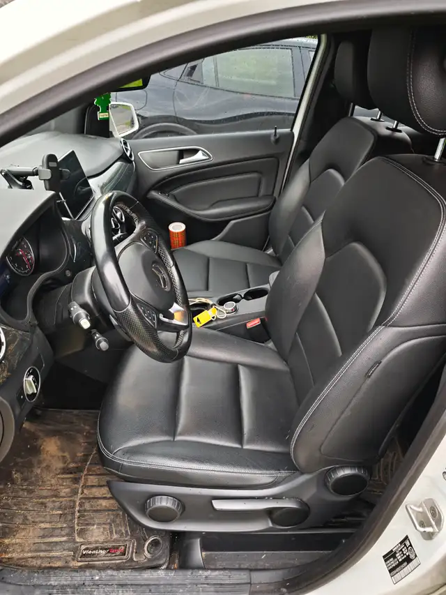 2015 Mercedes B250 Touring FWD - Photo 3