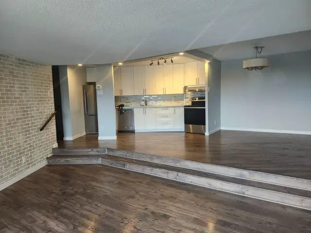 Two Bedroom Condo for rent - 1171 Ambleside Drive - Photo 4