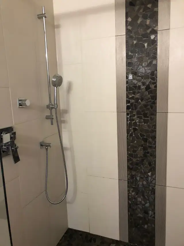 bathroom renovations - Photo 9