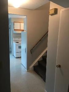 Two bedroom plus office in Simcoe - Photo 2