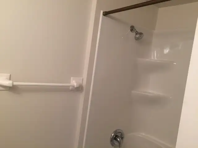 Two bedroom plus office in Simcoe - Photo 6