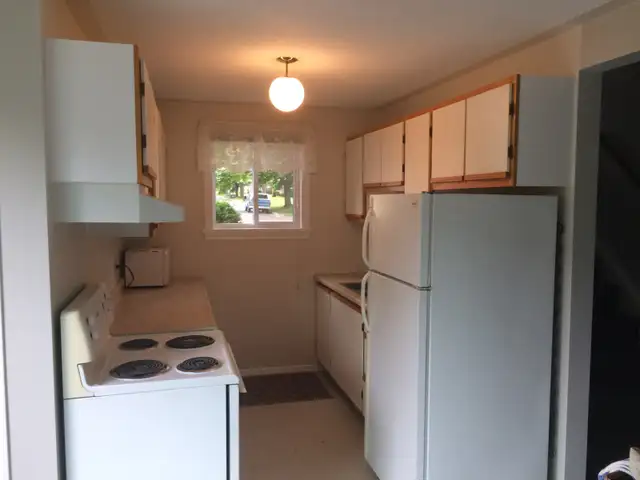 Two bedroom plus office in Simcoe - Photo 7