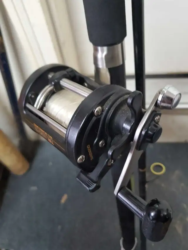 Shimano rod and reel trolling combo - Photo 3
