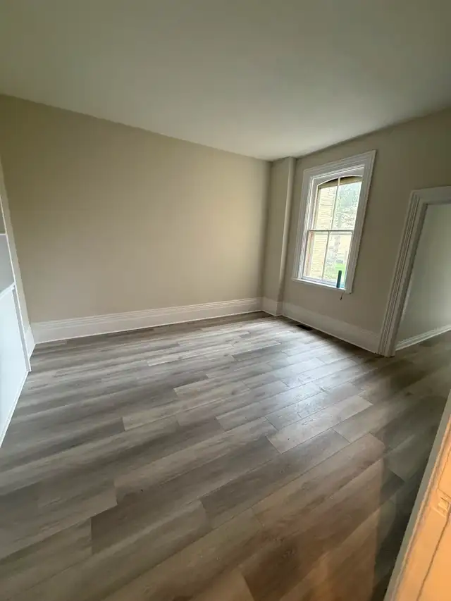 Beautiful Wortley Home To Call Your Own. - Photo 7