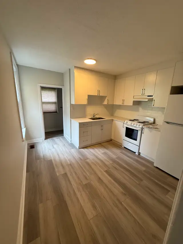 Beautiful Wortley Home To Call Your Own. - Photo 9