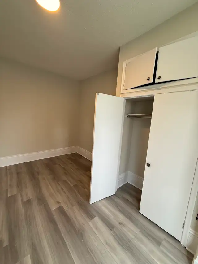 Beautiful Wortley Home To Call Your Own. - Photo 10
