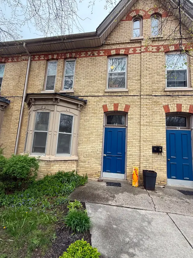 Beautiful Wortley Home To Call Your Own. - Photo 11
