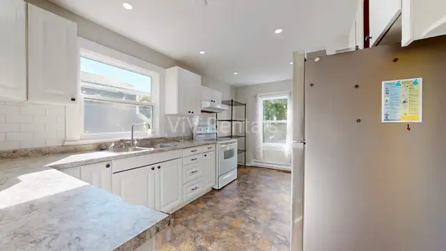 Room for rent - Photo 2