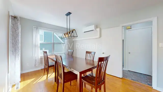 Room for rent - Photo 3