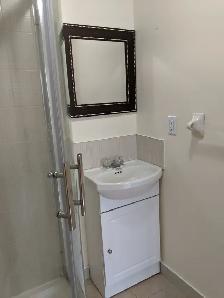 Large Room/Private Bath/Balcony/Parking @York University Village - Photo 8